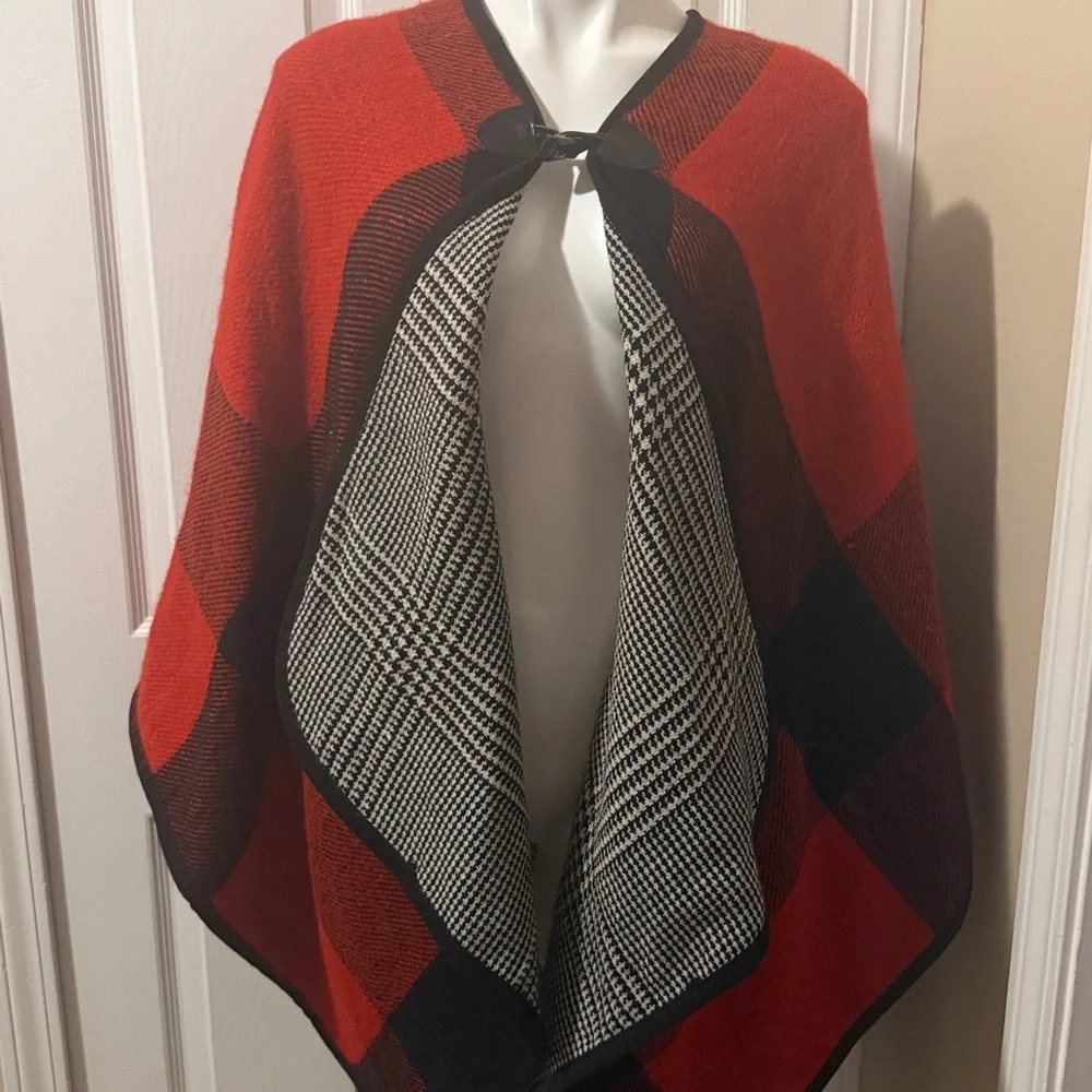 Mud Pie cute poncho
